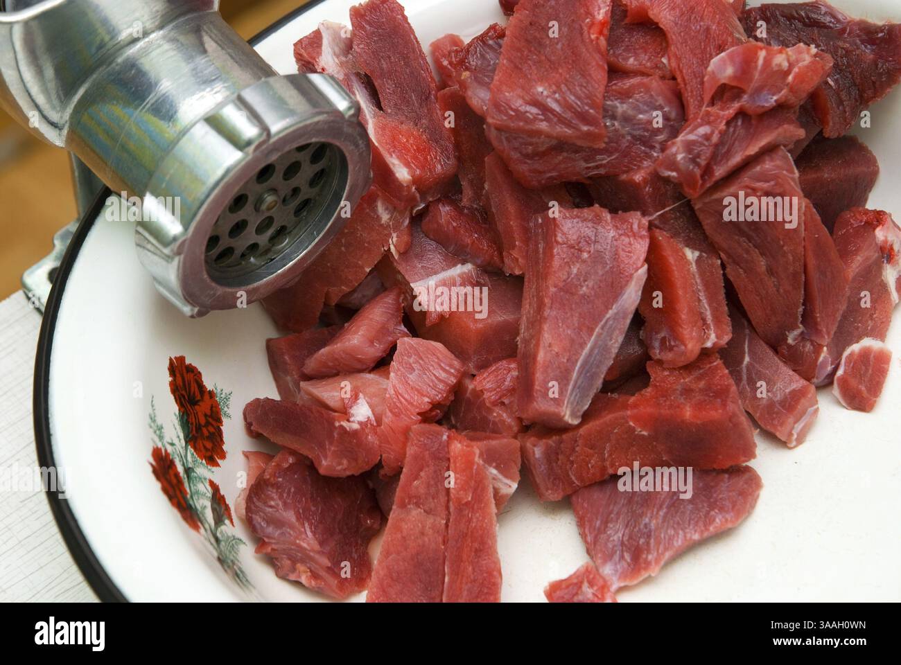 Hachoir à main et couper la viande pour hacher Banque D'Images