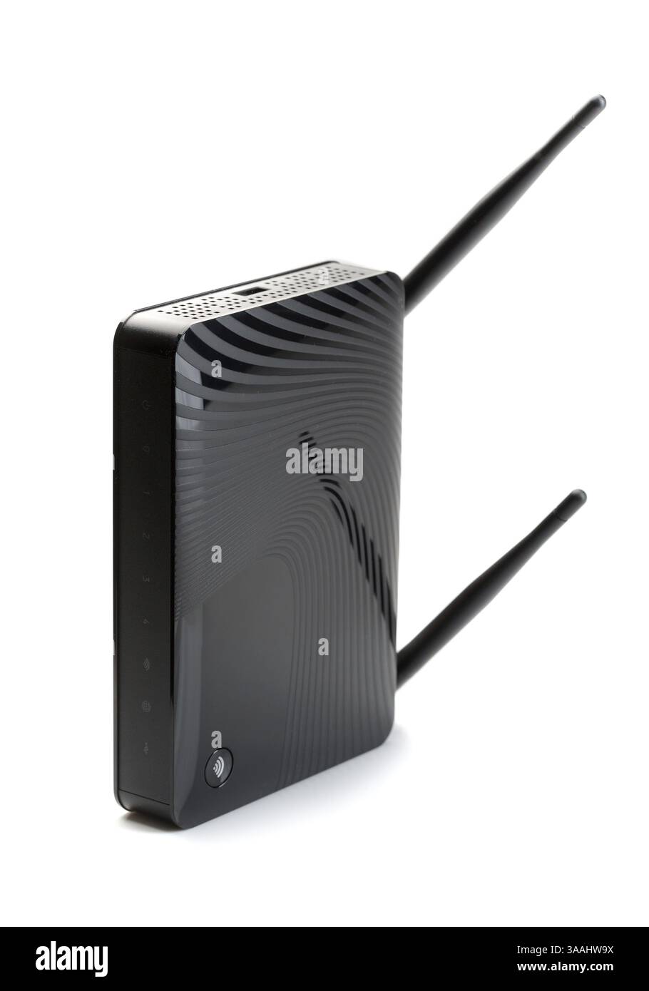 Routeur sans fil pour les connexions internet. Isoler on white Banque D'Images