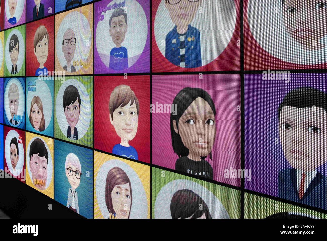 26 février 2018 - Barcelone, Catalogne, Espagne - nouveaux smilies pour la série Samsung Galaxy. Le Mobile World Congress se tient à Barcelone depuis 2006 et se tiendra jusqu'en 2023. C'est une conférence annuelle autour du monde de la communication mobile. Le Congrès a exposé des technologies telles que la réalité virtuelle, la réalité augmentée, l’intelligence artificielle, la robotique, les drones, matériel, logiciel et Robocar. (Crédit image : © P Freire 26022018- DSF2117.jpg/SOPA images via ZUMA Wire) Banque D'Images