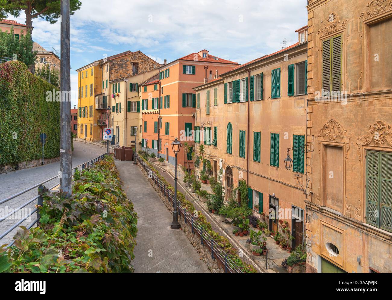 Impression de Porto Maurizio à Oneglia, une ancienne ville dans le nord de l'Italie sur la côte ligure, en 1923 rejoint Porto Maurizio pour former la commune de Banque D'Images