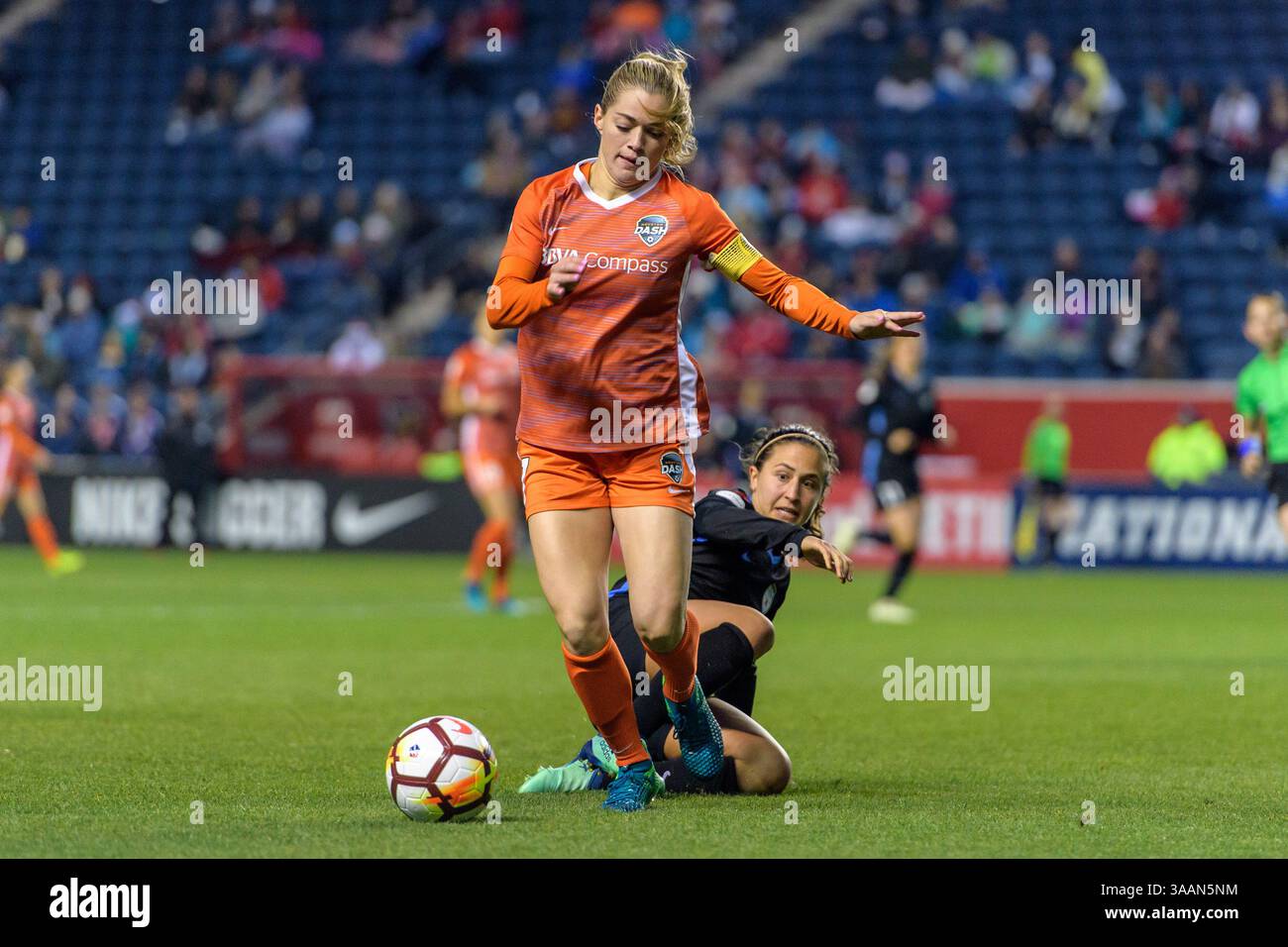 12 mai 2018 - Bridgeview, Illinois, États-Unis - Bridgeview, il - samedi 12 mai 2018 : Chicago Red Stars vs Houston Dash au Toyota Park. (Crédit image : © Daniel Bartel/ISIPhotos via ZUMA Wire) Banque D'Images