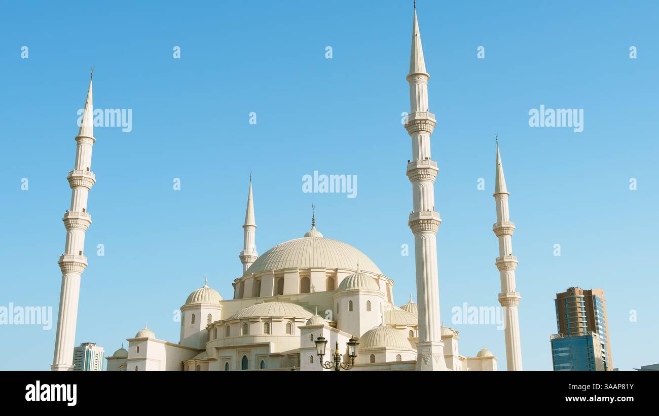 La nouvelle Grande Mosquée Sheikh Zayed à Fujairah, Émirats arabes Unis. Photo de haute qualité Banque D'Images