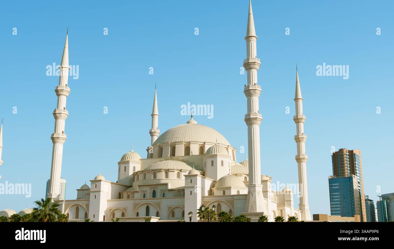 La nouvelle Grande Mosquée Sheikh Zayed à Fujairah, Émirats arabes Unis. Photo de haute qualité Banque D'Images