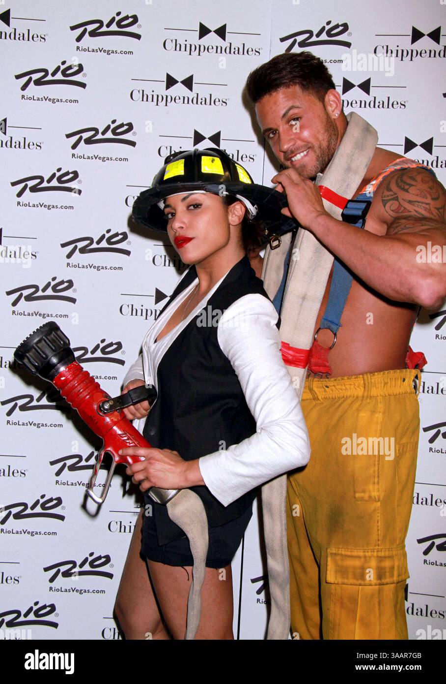 Monica Raymund, Star du « Chicago Fire », visite le Chippendales Show au Chippendales Theater Rio All-suite Hotel & Casino à Las Vegas, Nevada, le 20 décembre 2014 Banque D'Images