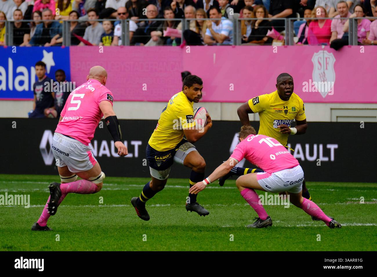 7 avril 2018 - Paris, France - Clermont Centre WESLEY FOFANA en action lors du championnat de France de rugby match du Top 14 entre le stade Francais et Clermont au stade Jean Bouin à Paris - France..le stade Francais a gagné 50-13 (crédit image : © Pierre Stevenin via ZUMA Wire) Banque D'Images