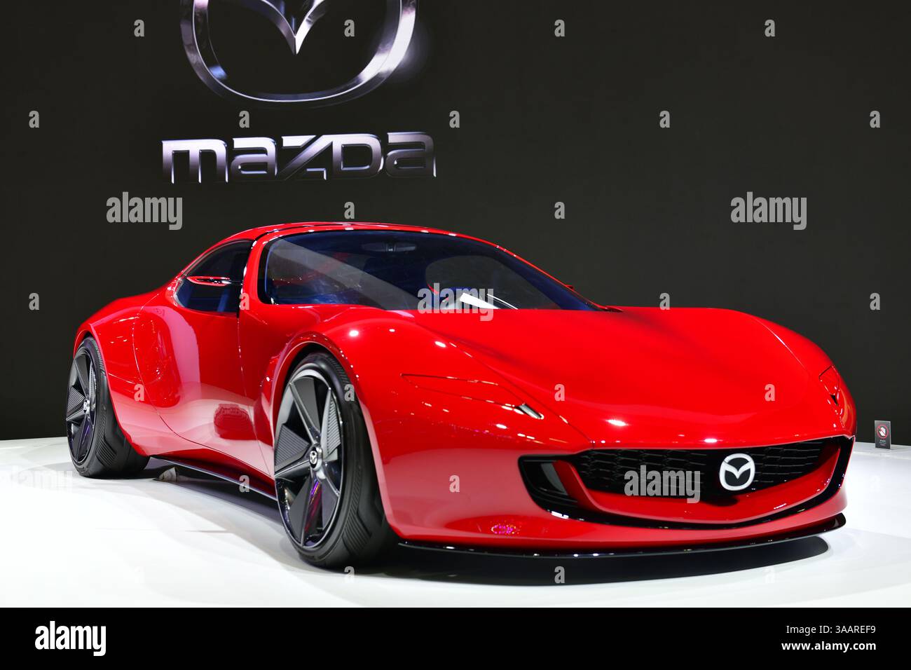 Thaïlande - 26 mars 2025 : MAZDA ICONIC SP ou le tout dernier concept car dans le cadre du concept de voiture compacte sport (système rotatif EV à deux rotors) au 46 ème salon Banque D'Images