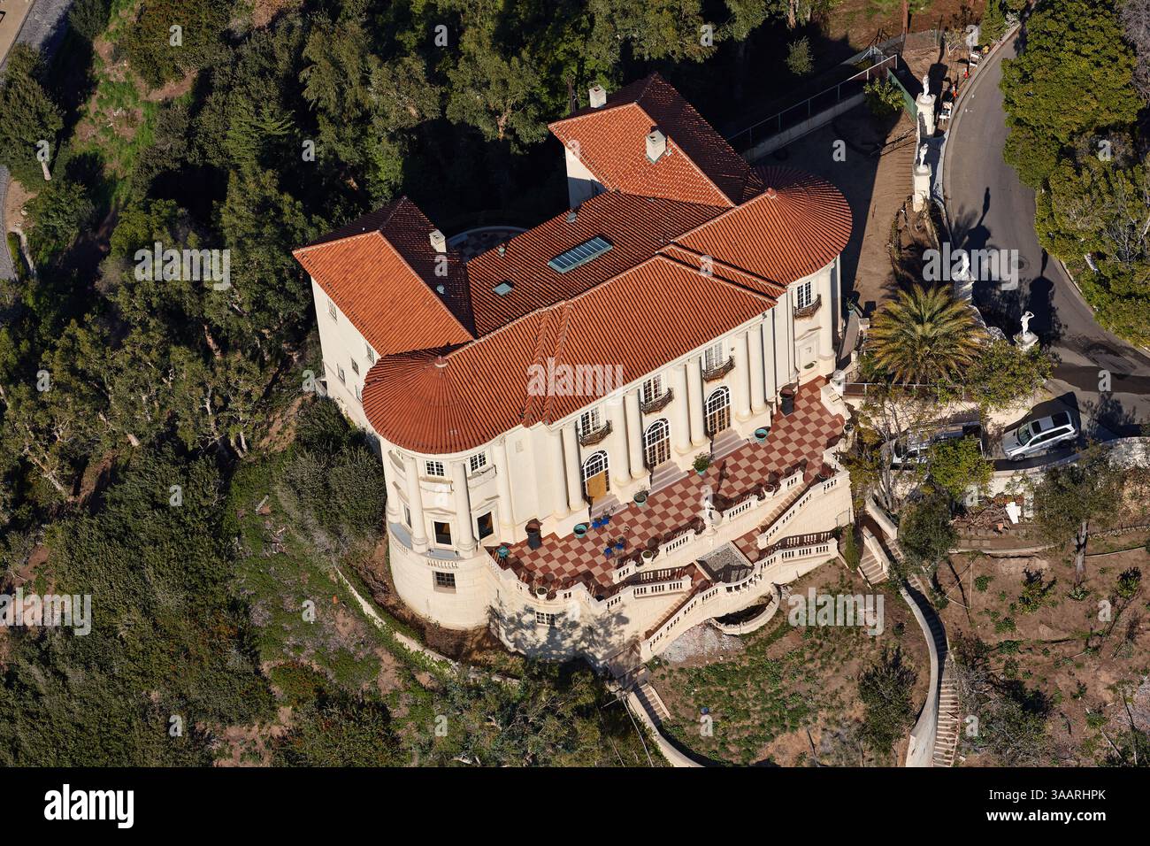 VUE AÉRIENNE. Villa de Leon, également connu sous le nom de Kauffman Estate. Pacific Palisades, Los Angeles, Californie, États-Unis. Banque D'Images