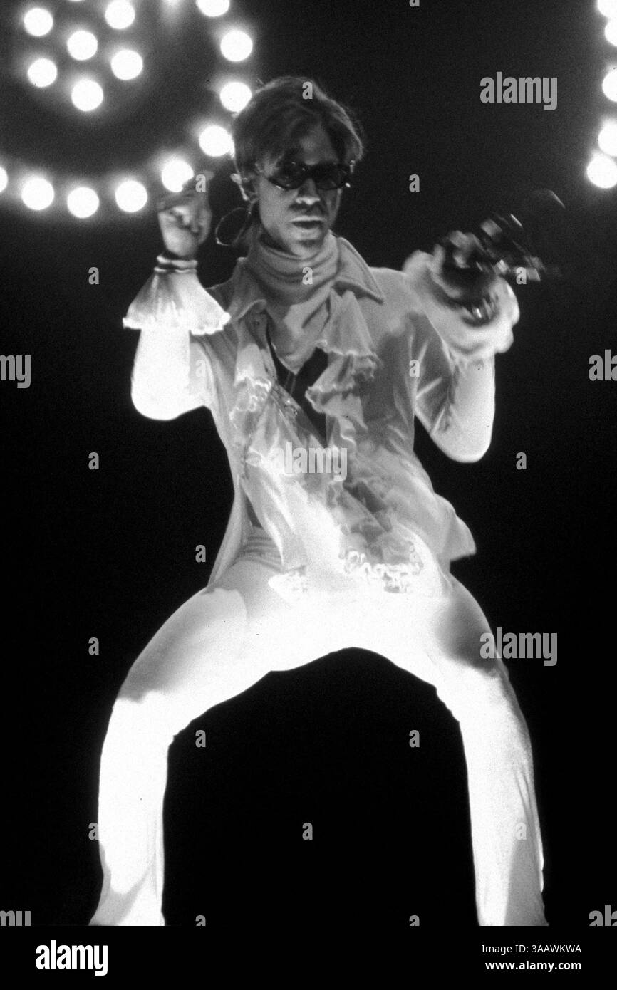 NEW YORK, NY - 20 AOÛT : Prince se produit au Madison Square Garden le 20 août 1995 à New York. Personnes : Prince. (Crédit image : © SMG via ZUMA Wire) Banque D'Images