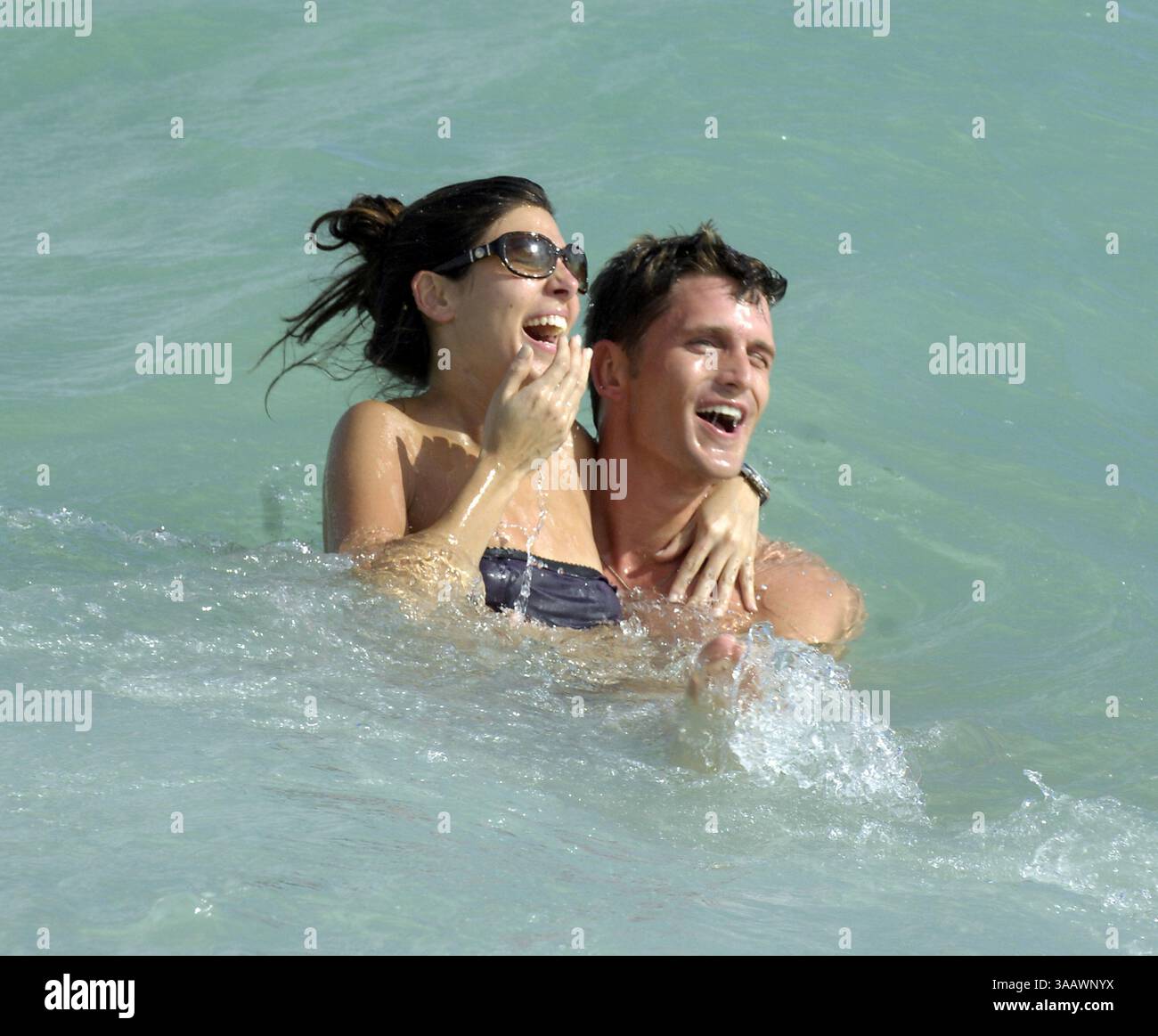 SMG Sopranos Recap 061007 25.JPG..TOUTES LES PHOTOS PRISES EN 2005-2007 EN FLORIDE USA ( fichier photos) ..MIAMI BEACH - 10 JUIN 2007 : les Sopranos est une série télévisée américaine créée par David Chase et diffusée à l'origine sur le réseau HBO. L'émission tourne autour du patron de la mafia du New Jersey Tony Soprano et des difficultés qu'il rencontre alors qu'il essaie d'équilibrer les exigences souvent contradictoires de sa vie familiale et de l'organisation criminelle qu'il dirige. La série met en vedette, entre autres, James Gandolfini, Lorraine Bracco, Edie Falco, et Michael Imperioli. Le spectacle comprend un grand casting et plusieurs membres Banque D'Images