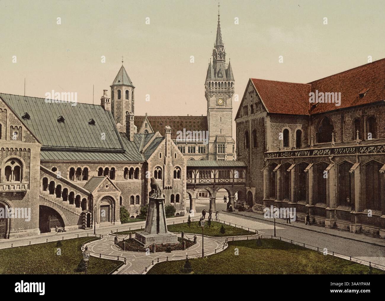 Tirage photochrom vintage du château de Dankwarderode, avec la cathédrale Brunswick en arrière-plan, Allemagne. Banque D'Images