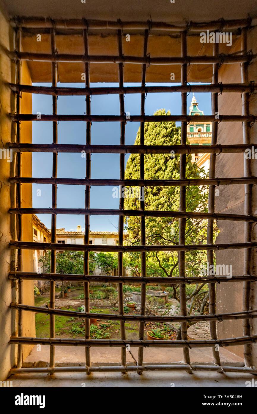 Espagne, Îles Baléares, Majorque, Serra de Tramuntana classée au patrimoine mondial de l'UNESCO, Valldemossa, la Chartreuse royale, ancien monastère où Frédéric Chopin et George Sand ont passé l'hiver 1838 Banque D'Images Espagne, Îles Baléares, Majorque, Serra de Tramuntana classée au patrimoine mondial de l'UNESCO, Valldemossa, la Chartreuse royale, ancien monastère où Frédéric Chopin et George Sand ont passé l'hiver 1838 Banque D'Images
