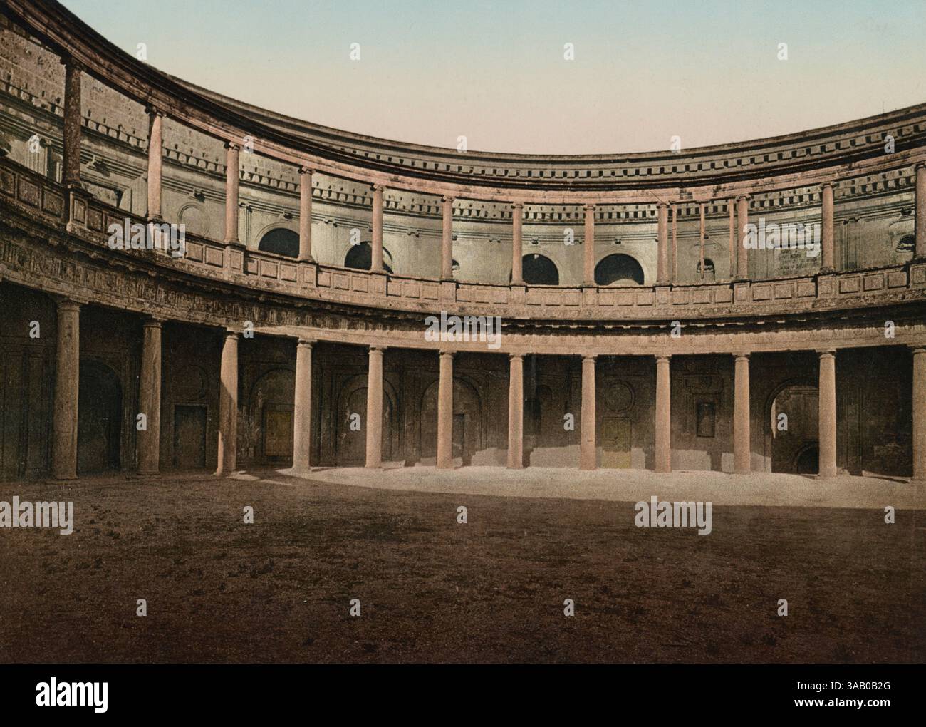 Tirage photochrom vintage du patio du Palais de Charles V dans l'Alhambra de Grenade, Espagne. Banque D'Images