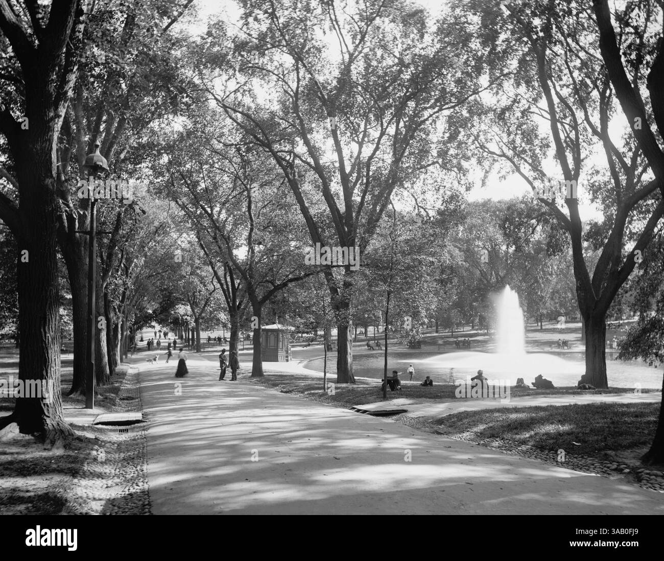 6 décembre 2017 - Fontaine à Frog Pond, The Common, Boston, Massachusetts, États-Unis, Detroit Publishing Company, 1899 (crédit image : © Circa images/Glasshouse via ZUMA Wire) Banque D'Images