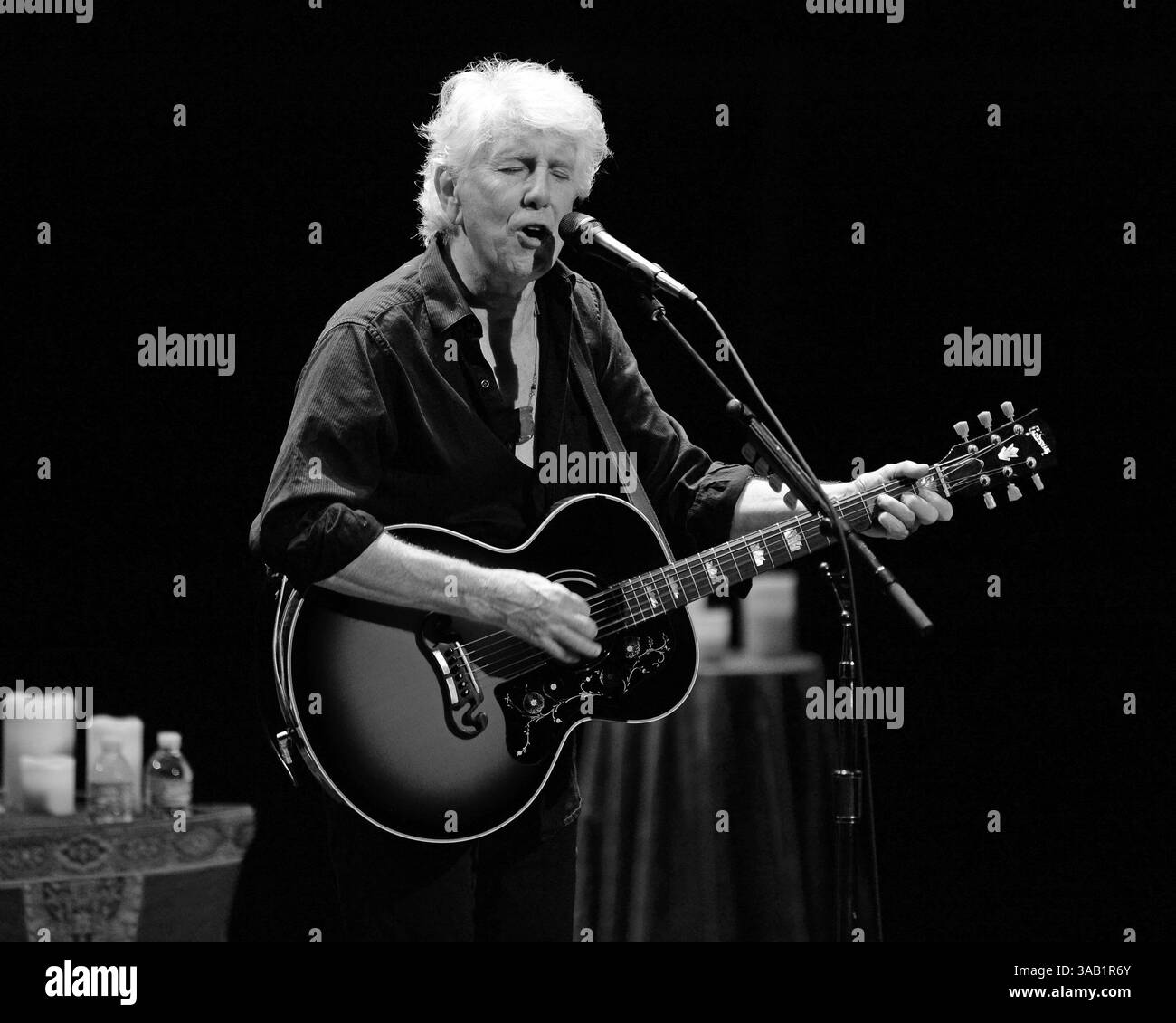 28 janvier 2016 - Fort Lauderdale, Floride, États-Unis d'Amérique - FORT LAUDERDALE, FL - JANVIER 28 : Graham Nash se produit au Parker Playhouse le 28 janvier 2016 à Fort Lauderdale, Floride...People : Graham Nash. (Crédit image : © Storms Media Group/SMG via ZUMA Wire) Banque D'Images