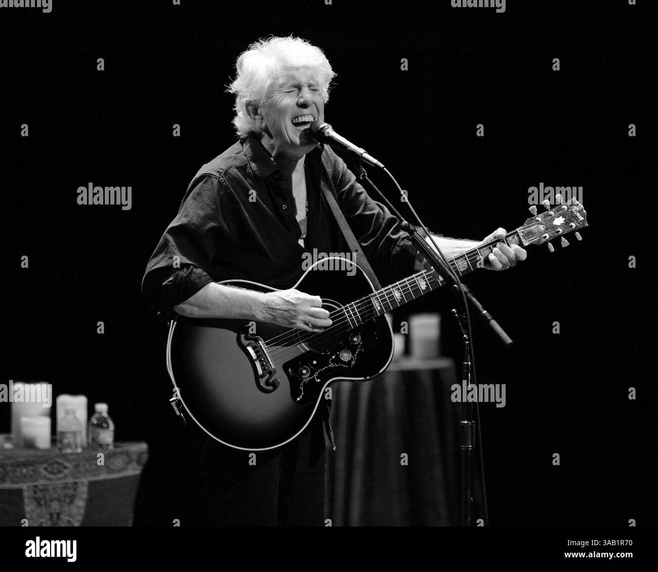 28 janvier 2016 - Fort Lauderdale, Floride, États-Unis d'Amérique - FORT LAUDERDALE, FL - JANVIER 28 : Graham Nash se produit au Parker Playhouse le 28 janvier 2016 à Fort Lauderdale, Floride...People : Graham Nash. (Crédit image : © Storms Media Group/SMG via ZUMA Wire) Banque D'Images