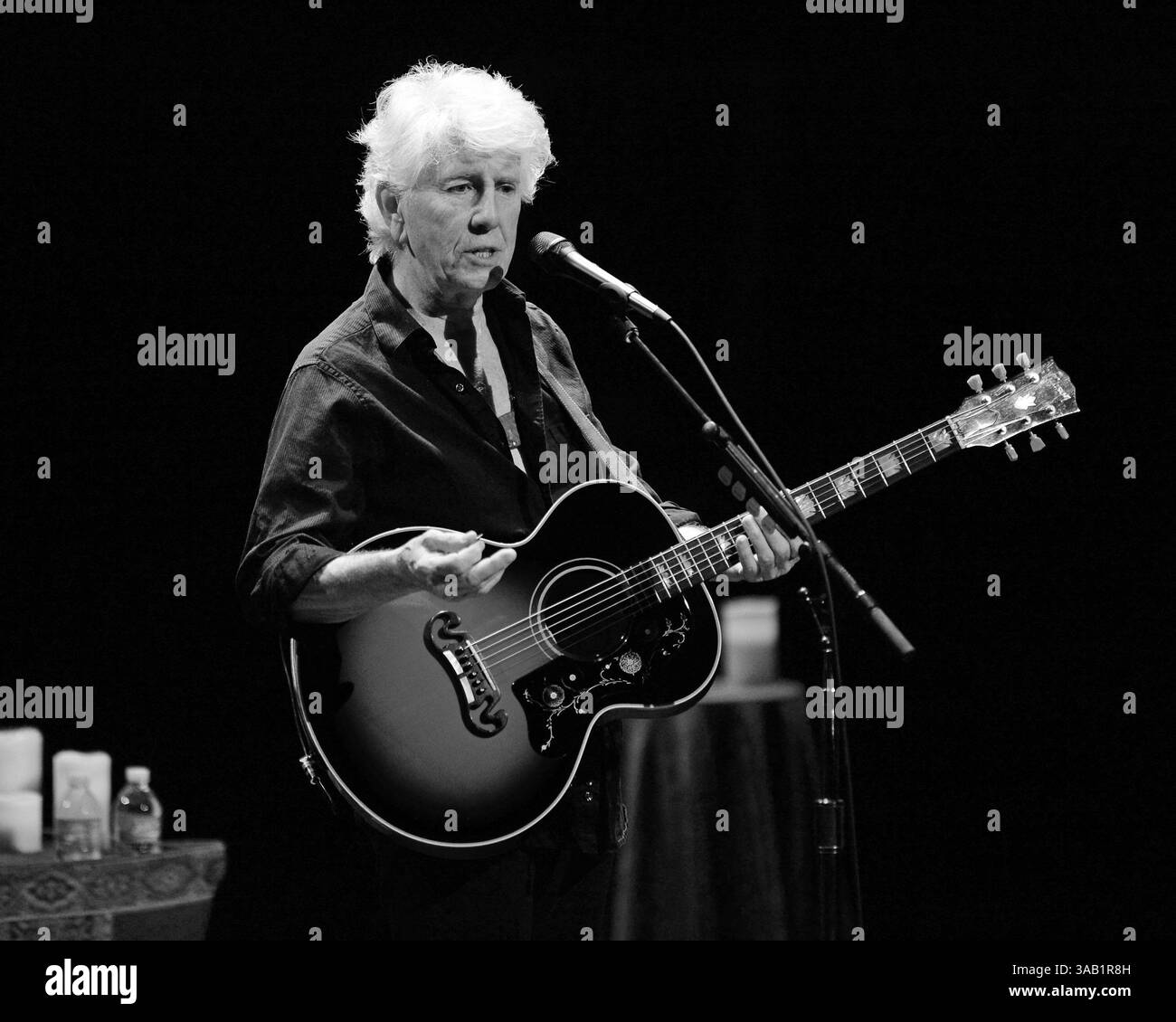 28 janvier 2016 - Fort Lauderdale, Floride, États-Unis d'Amérique - FORT LAUDERDALE, FL - JANVIER 28 : Graham Nash se produit au Parker Playhouse le 28 janvier 2016 à Fort Lauderdale, Floride...People : Graham Nash. (Crédit image : © Storms Media Group/SMG via ZUMA Wire) Banque D'Images