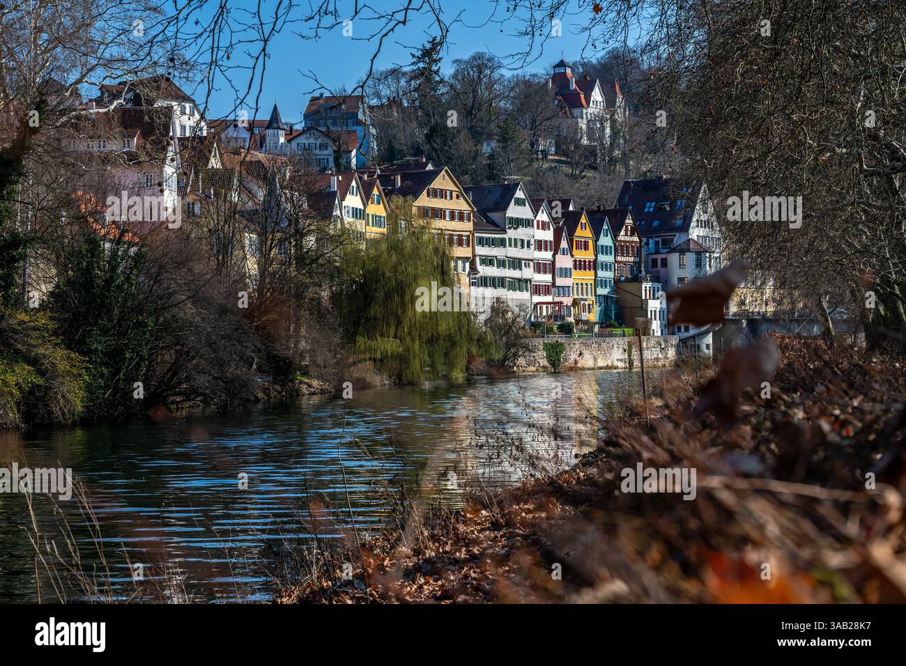 Rivière Neckar et vieille ville historique de Tübingen dans le sud de l'Allemagne Banque D'Images