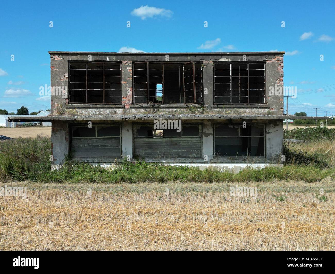 Tour de contrôle de la RAF Catfoss East Yorkshire, aérodrome militaire de la deuxième guerre mondiale. Bureau de surveillance de la station de bombardiers militaires forma Banque D'Images
