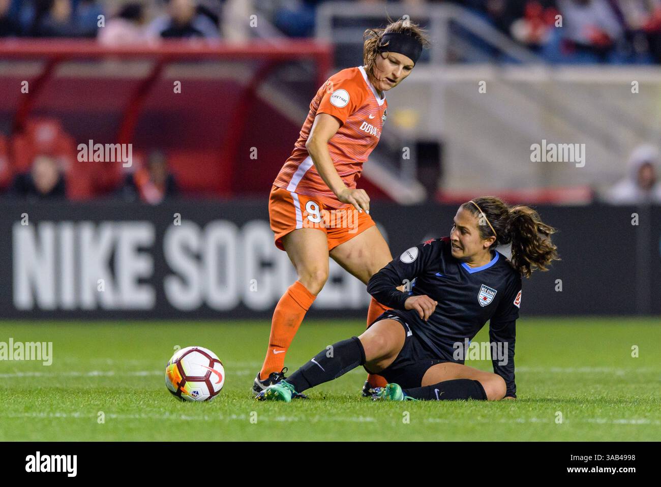 12 mai 2018 - Bridgeview, Illinois, États-Unis - Bridgeview, il - samedi 12 mai 2018 : Chicago Red Stars vs Houston Dash au Toyota Park. (Crédit image : © Daniel Bartel/ISIPhotos via ZUMA Wire) Banque D'Images