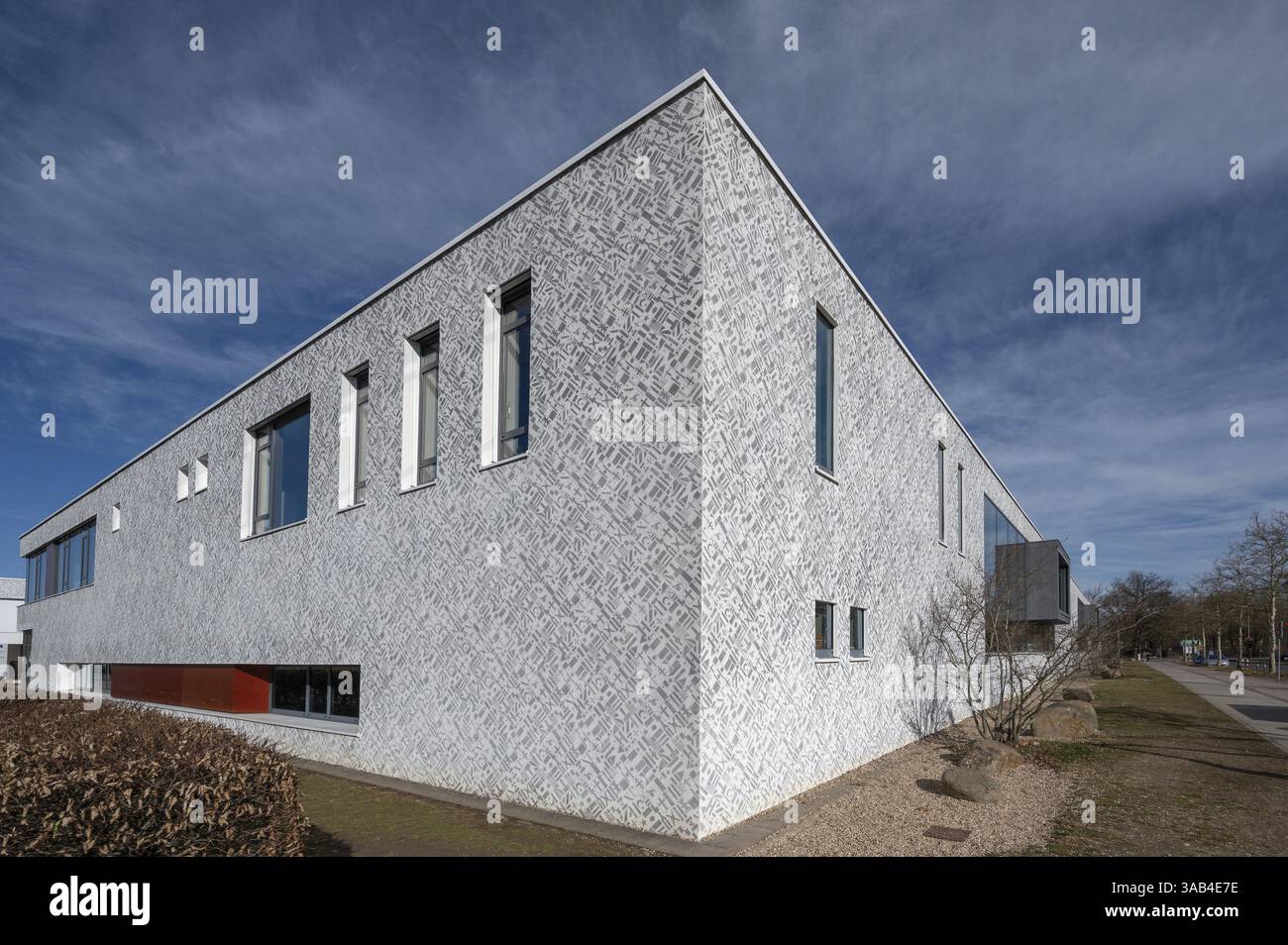 Immeuble de bureaux moderne dans une nouvelle zone de développement, Erlangen, moyenne Franconie, Bavière, Allemagne, Europe Banque D'Images