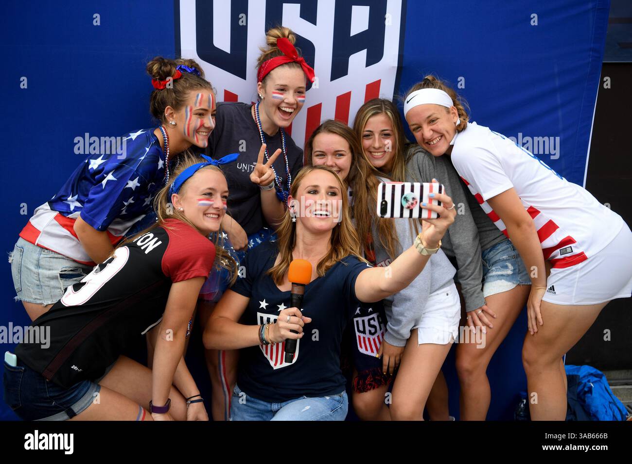 12 juin 2018 - Cleveland, Ohio, États-Unis - Cleveland, Ohio - mardi 12 juin 2018 : supporters américains lors d'un match amical international entre les équipes nationales féminines des États-Unis (États-Unis) et de Chine (CHN) au FirstEnergy Stadium. (Crédit image : © Brad Smith/ISIPhotos via ZUMA Wire) Banque D'Images