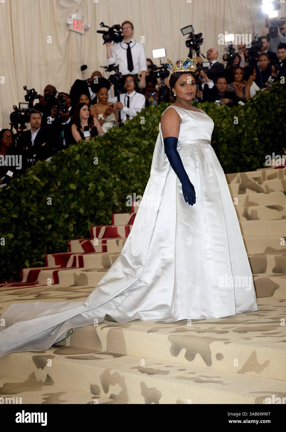 7 mai 2018 - New York, New York, États-Unis - Mindy Kaling arrive à Heavenly Bodies : Fashion & the Catholic imagination costume Institute Gala au Metropolitan Museum of Art le 7 mai 2018 à New York (crédit image : © Kristin Callahan/Ace Pictures via ZUMA Press) Banque D'Images