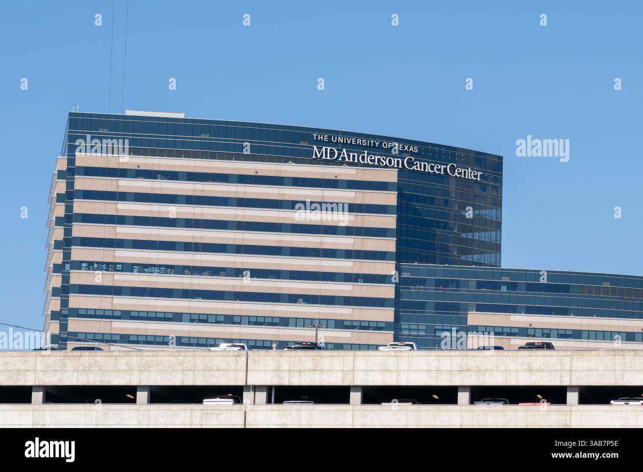 Houston, Texas, États-Unis - 15 février 2022 : le bâtiment du centre de cancérologie MD Anderson de l'Université du Texas à Houston, Texas, États-Unis Banque D'Images