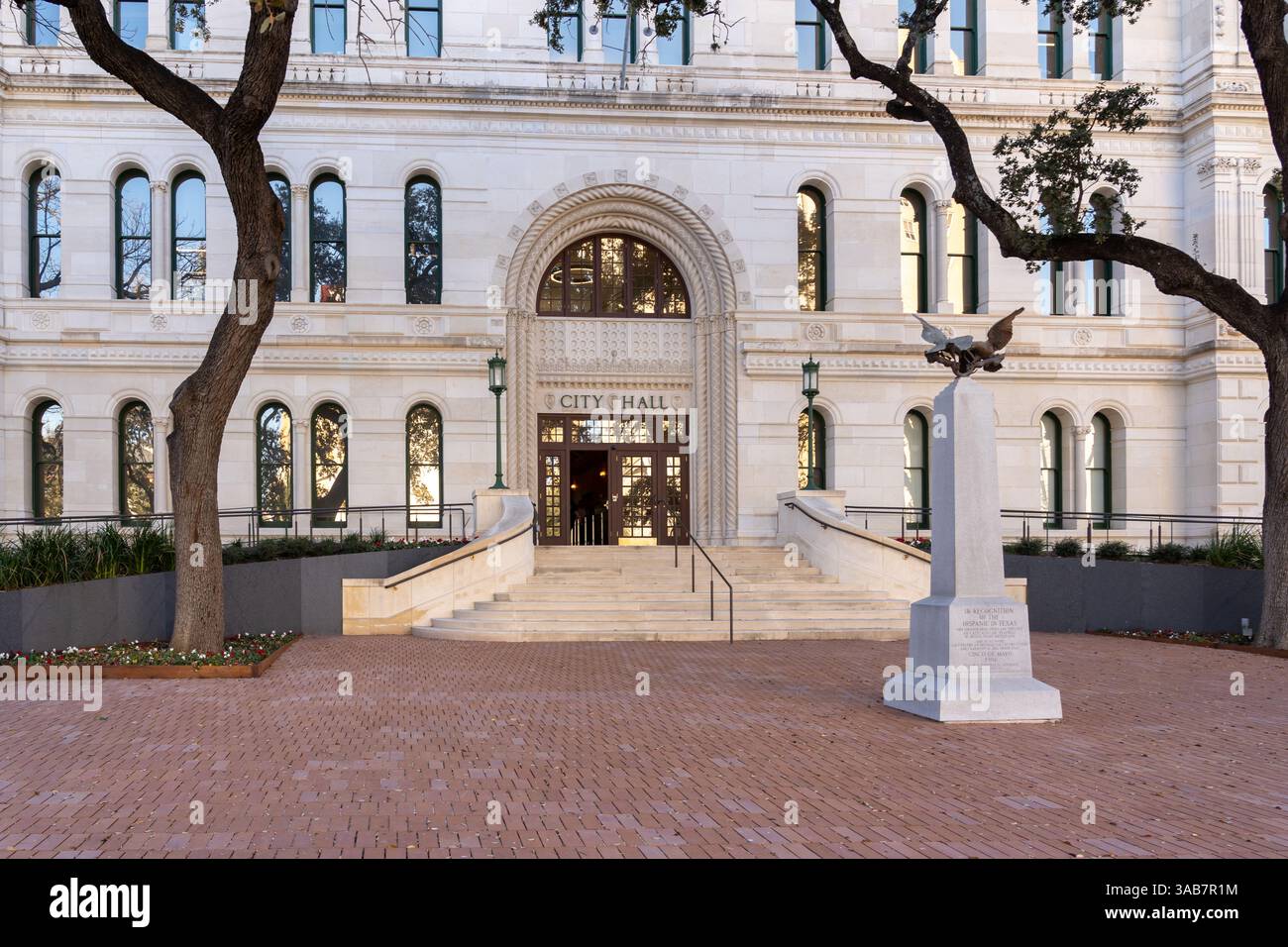 L'entrée de l'hôtel de ville de San Antonio. San Antonio est la deuxième plus grande ville du Texas, USA, le 16 mars 2022 Banque D'Images