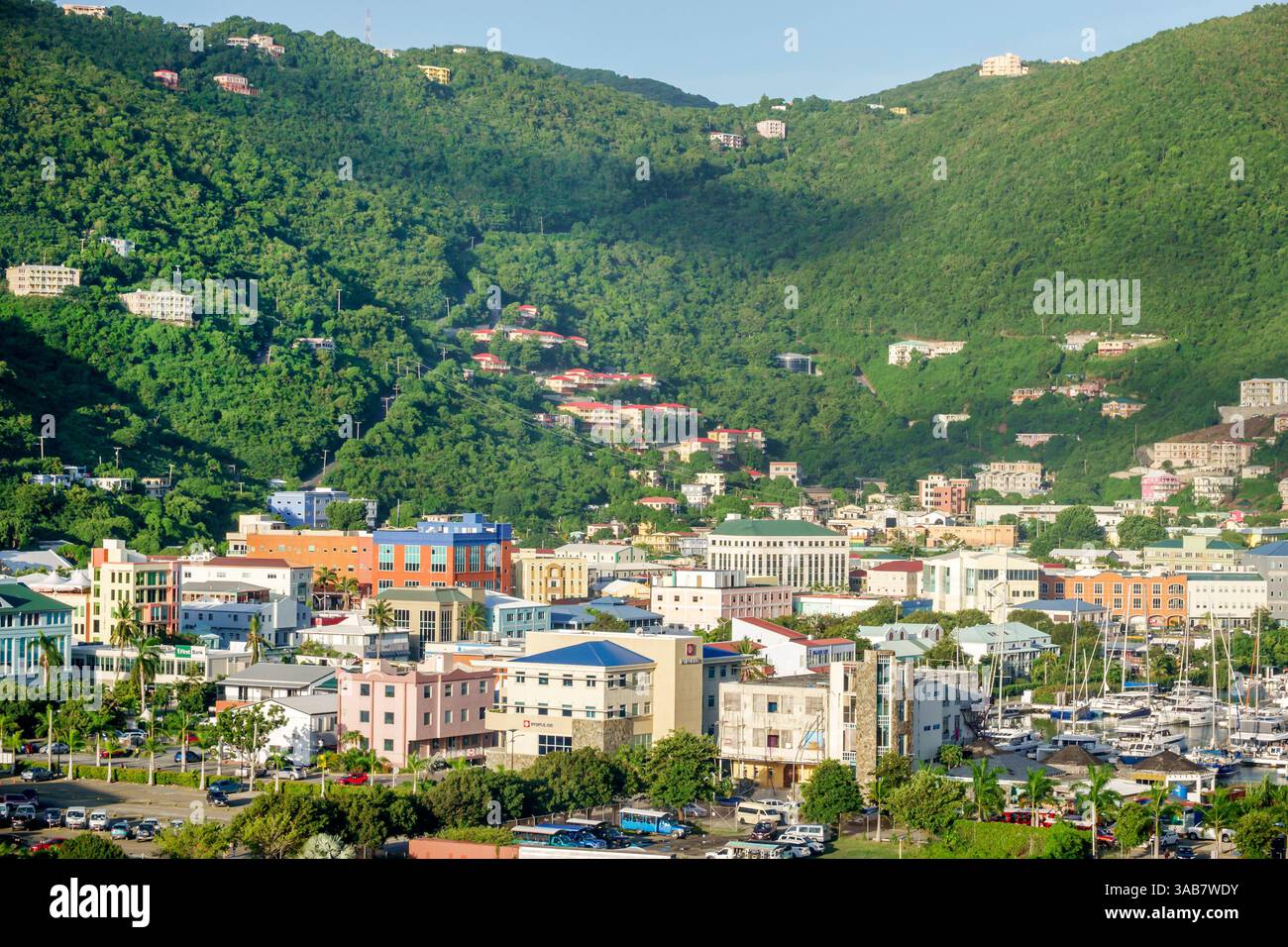 Road Town Tortola Îles Vierges britanniques, The Moorings Marina, Village Cay Marina, Wickhams Cay II 2, chaîne de montagnes centrale, colonne vertébrale, colline restd Banque D'Images