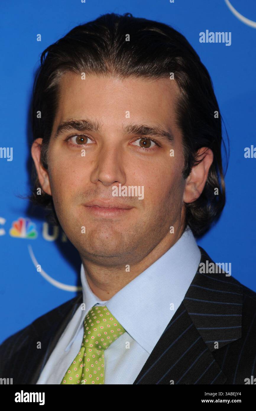 NEW YORK - 12 MAI : Vanessa Trump et Donald Trump, Jr. arrivent pour l'expérience universelle NBC au Rockefeller Center dans le cadre de la semaine Upfront du 12 mai 2008 à New York (ville). Personnes : Vanessa Trump et Donald Trump, Jr. (image crédit : © SMG via ZUMA Wire) Banque D'Images