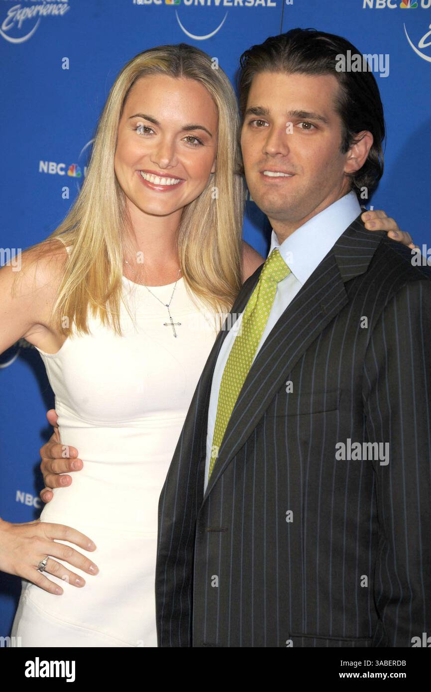 15 mars 2018 - DOSSIER - Vanessa, épouse de Donald Trump Jr., demande le divorce après 12 ans de mariage. PHOTO : NEW YORK - 12 MAI : Vanessa Trump et Donald Trump, Jr. arrivent pour l'expérience universelle NBC au Rockefeller Center dans le cadre de la semaine Upfront le 12 mai 2008 à New York cit.. Personnes : Vanessa Trump et Donald Trump, Jr. (crédit image : © SMG via ZUMA Wire) Banque D'Images