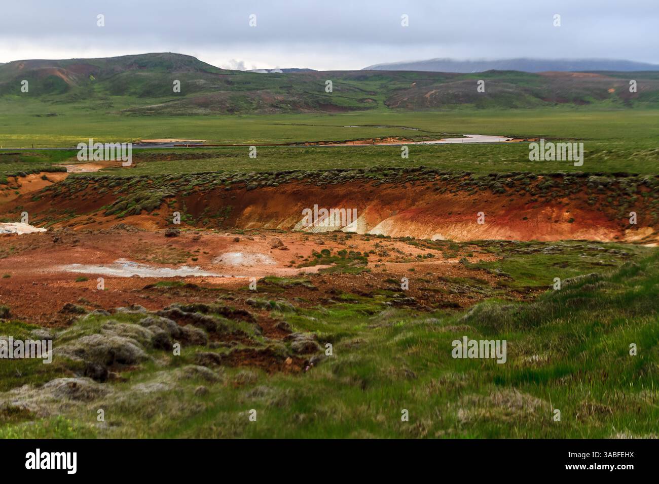 Vapeur s'élevant des sources thermales de Gunnuhver, géoparc mondial UNESCO de Reykjanes, péninsule de Reykjanes, Islande Banque D'Images