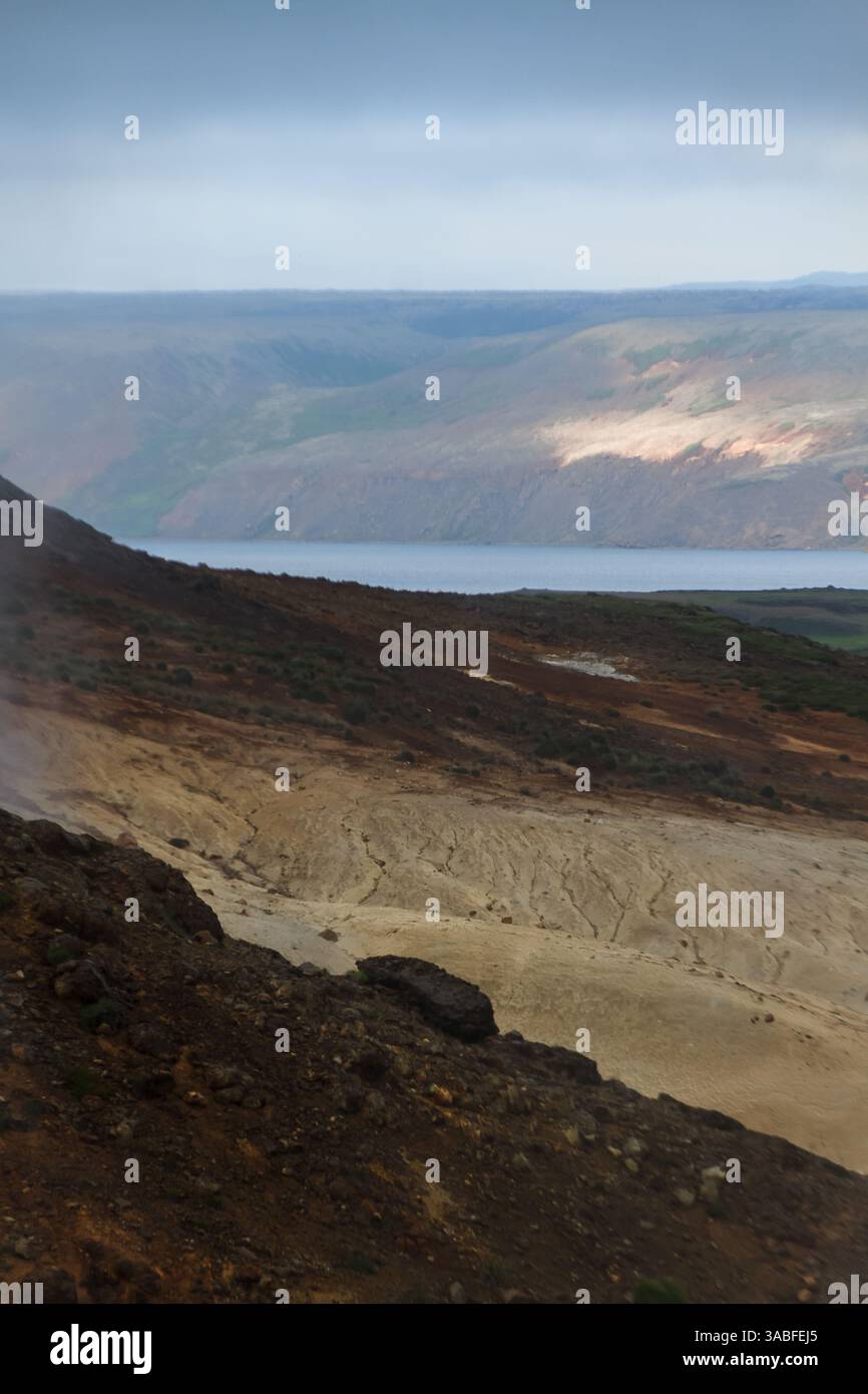 Sources thermales de Gunnuhver et littoral de l'océan Atlantique, géoparc mondial UNESCO de Reykjanes, péninsule de Reykjanes, Islande Banque D'Images