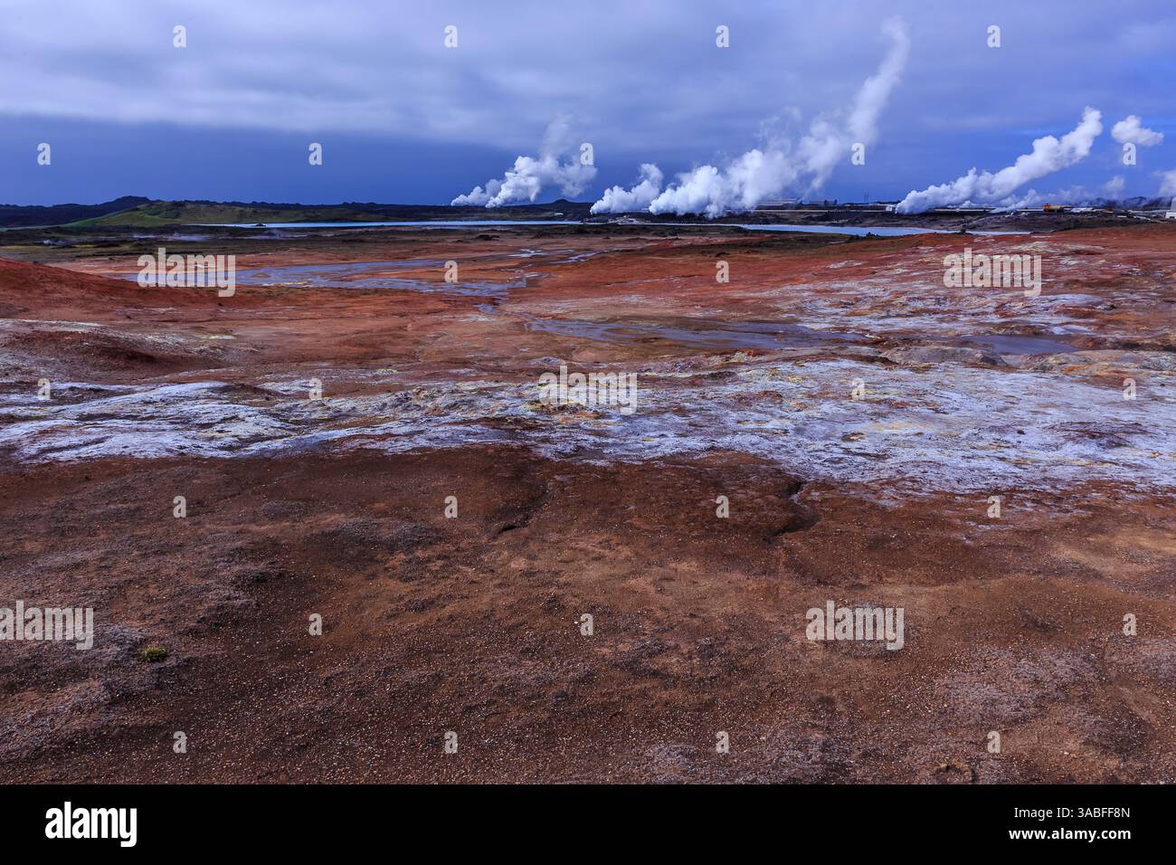 Vapeur provenant des sources thermales de Gunnuhver, géoparc mondial UNESCO de Reykjanes, péninsule de Reykjanes, Islande Banque D'Images
