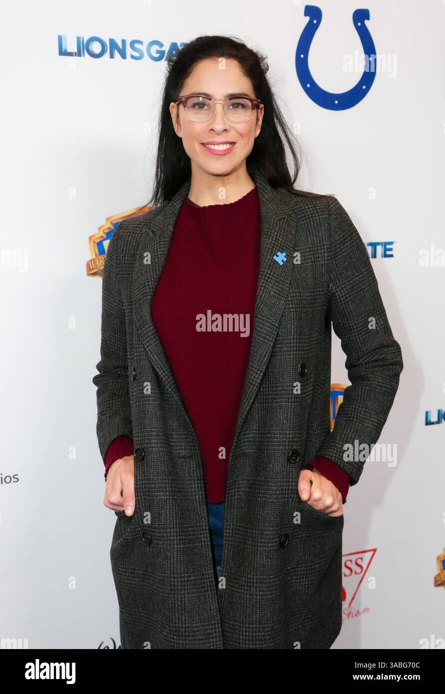 21 avril 2018 - Hollywood, Californie, États-Unis - la comédienne SARAH SILVERMAN assiste au 5e concert annuel Light Up the Blues au profit du mois mondial de sensibilisation à l'autisme. (Crédit image : © Alexander G. Seyum via ZUMA Wire) Banque D'Images
