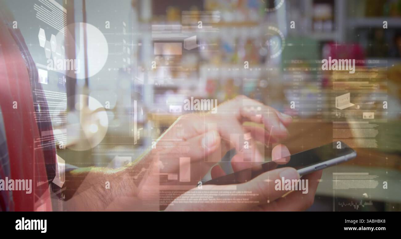 Image des statistiques et du traitement des données sur une femme utilisant un smartphone Banque D'Images