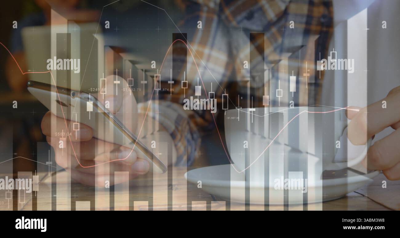 Image des statistiques et du traitement des données sur l'homme à l'aide d'un smartphone Banque D'Images