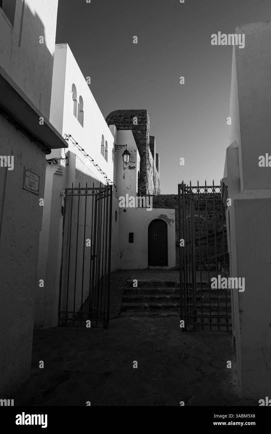 30 avril, Assilah, Maroc. Asilah est une ville sur la côte du Maroc qui a été le théâtre des invasions portugaises et espagnoles. Banque D'Images