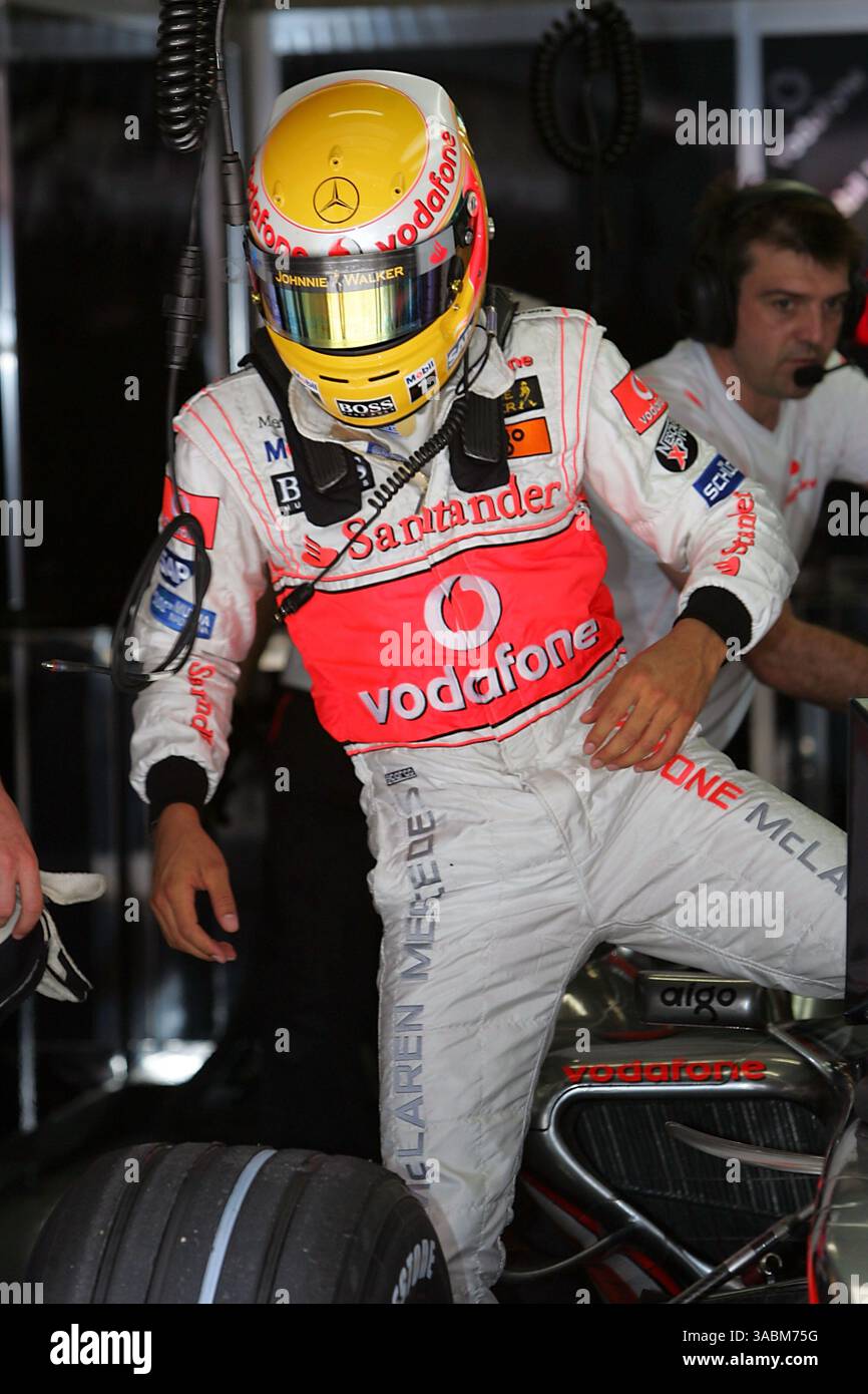 Lewis Hamilton (GBR) McLaren...Championnat du monde de formule 1, Rd16, Grand Prix de Chine, Journée de qualification, circuit international de Shanghai, Shanghai, Chine, samedi 6 octobre 2007. (Crédit image : ©Sutton Motorsports/ZUMA Press) RESTRICTIONS : UK Rights OUT ! Banque D'Images