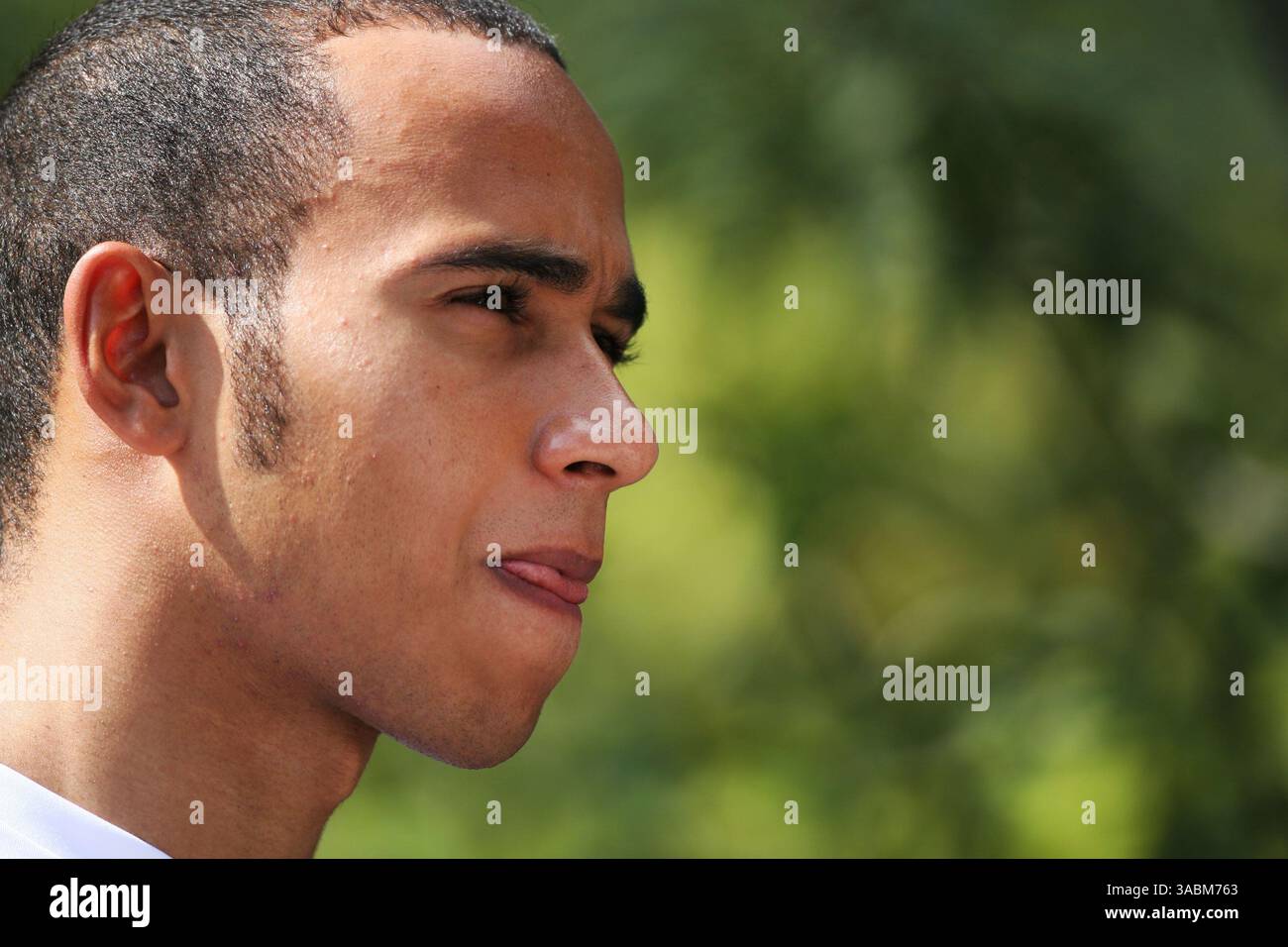 Lewis Hamilton (GBR) McLaren...Championnat du monde de formule 1, Rd16, Grand Prix de Chine, Journée de qualification, circuit international de Shanghai, Shanghai, Chine, samedi 6 octobre 2007. (Crédit image : ©Sutton Motorsports/ZUMA Press) RESTRICTIONS : UK Rights OUT ! Banque D'Images