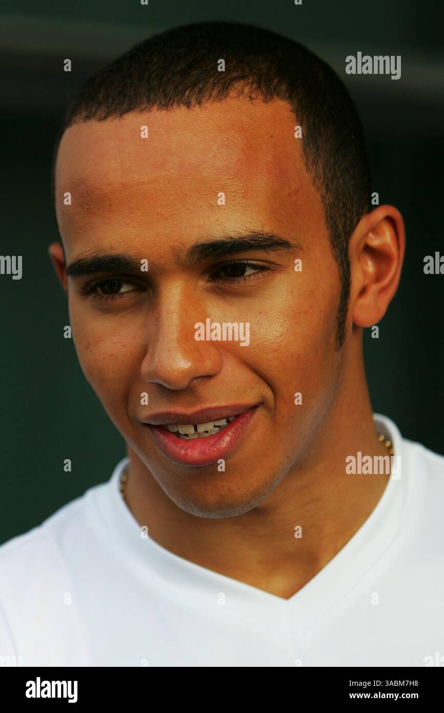 Lewis Hamilton (GBR) McLaren...Championnat du monde de formule 1, Rd16, Grand Prix de Chine, Journée de qualification, circuit international de Shanghai, Shanghai, Chine, samedi 6 octobre 2007. (Crédit image : ©Sutton Motorsports/ZUMA Press) RESTRICTIONS : UK Rights OUT ! Banque D'Images