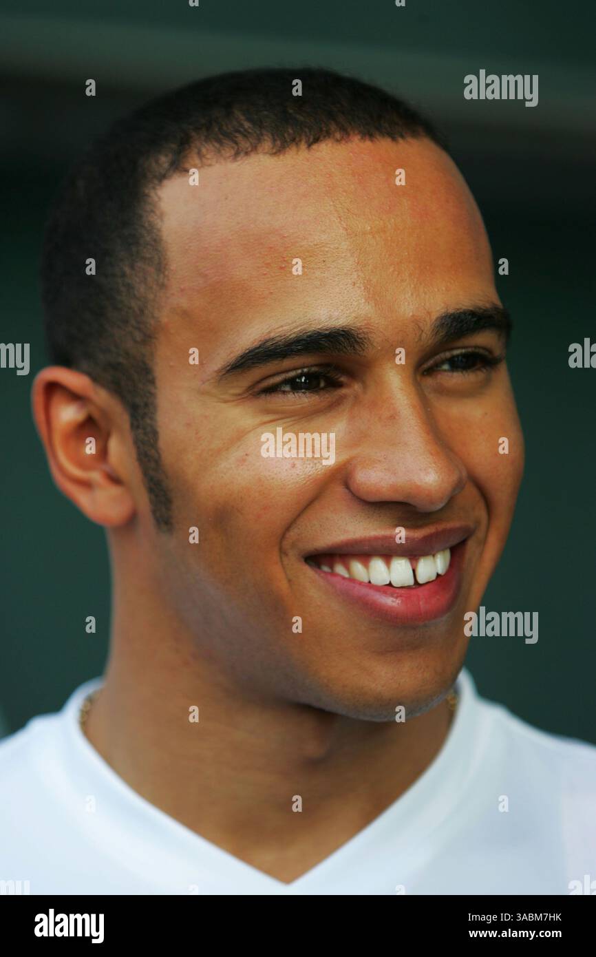 Lewis Hamilton (GBR) McLaren...Championnat du monde de formule 1, Rd16, Grand Prix de Chine, Journée de qualification, circuit international de Shanghai, Shanghai, Chine, samedi 6 octobre 2007. (Crédit image : ©Sutton Motorsports/ZUMA Press) RESTRICTIONS : UK Rights OUT ! Banque D'Images
