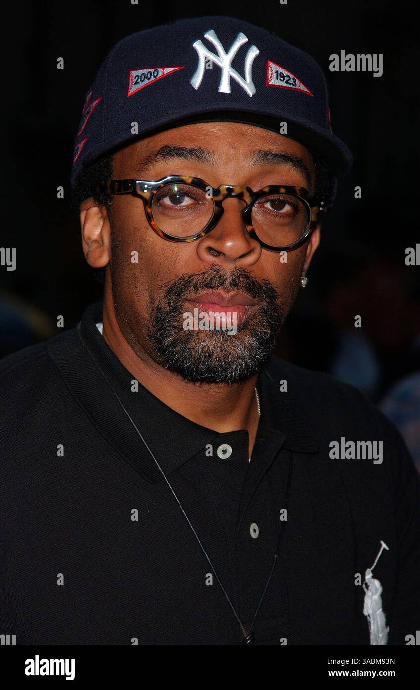 5 septembre 2007. New York City . Le réalisateur Spike Lee arrive à l'avant-première de « Shoot EM Up » au Regal Union Square. (Crédit image : © Sharkpixs/ZUMA Press) Banque D'Images