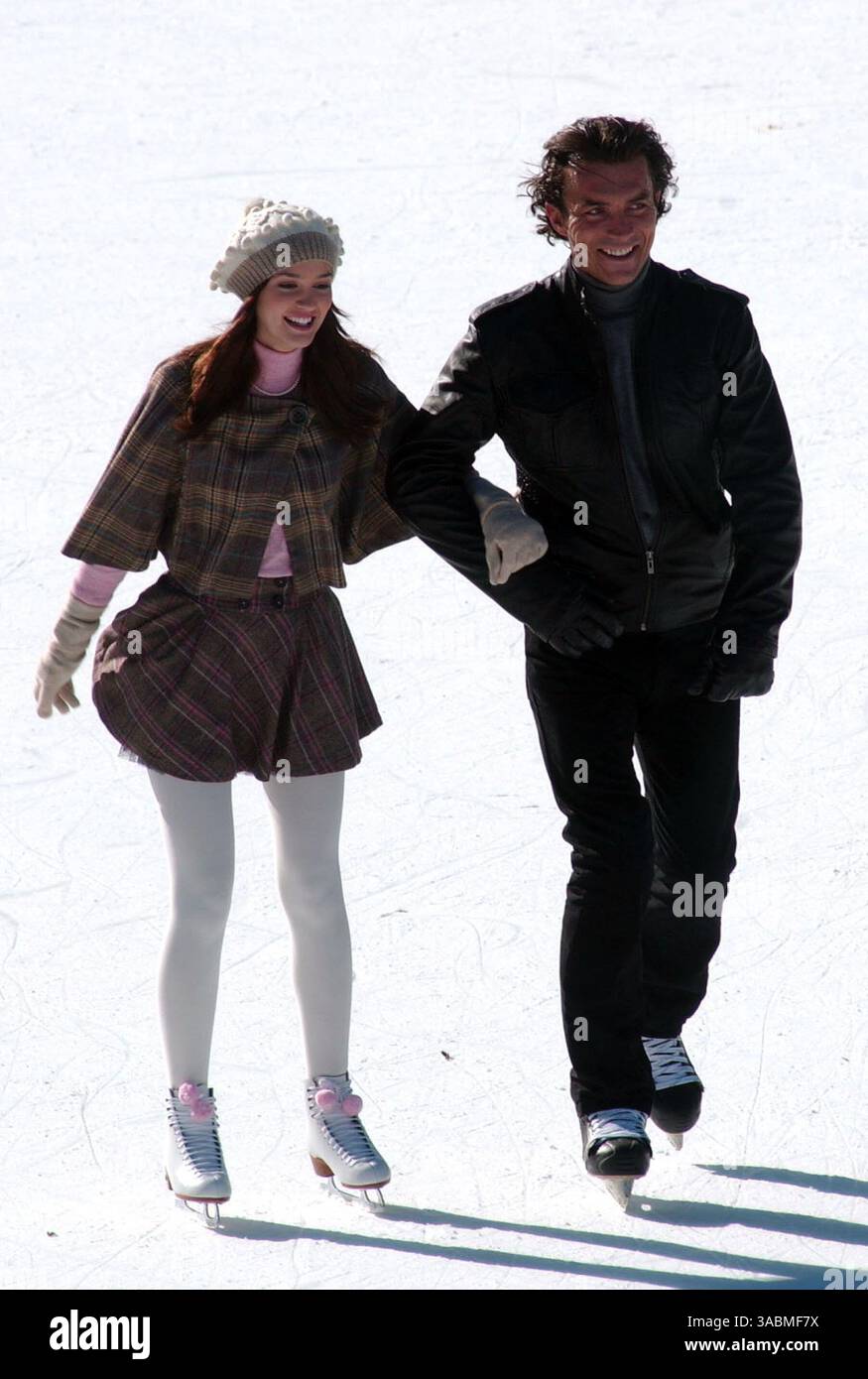 2 novembre 2007, New York City Leighton Meester et William Abadie étaient sur le plateau de l'émission télévisée ''Gossip Girl'' qui tournait à la patinoire Wollman à Central Park (crédit image : Banque D'Images