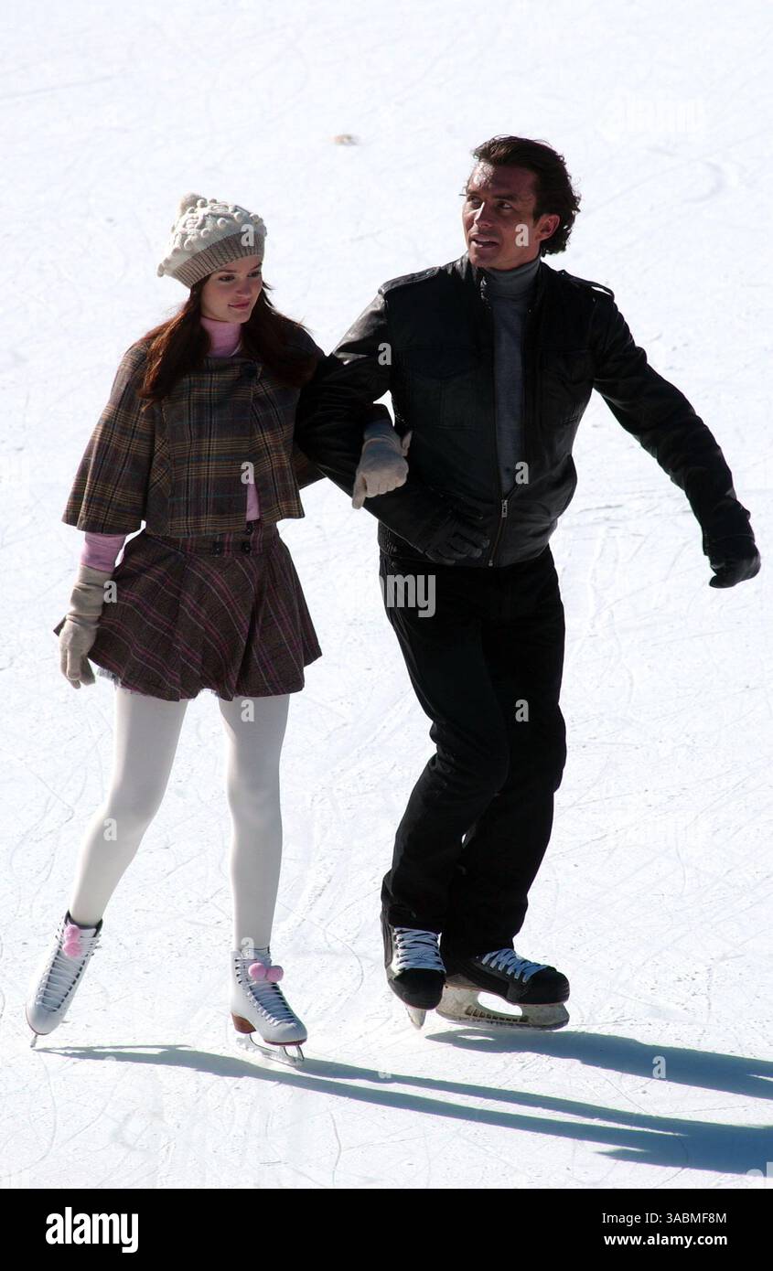 2 novembre 2007, New York City Leighton Meester et William Abadie étaient sur le plateau de l'émission télévisée ''Gossip Girl'' qui tournait à la patinoire Wollman à Central Park (crédit image : Banque D'Images