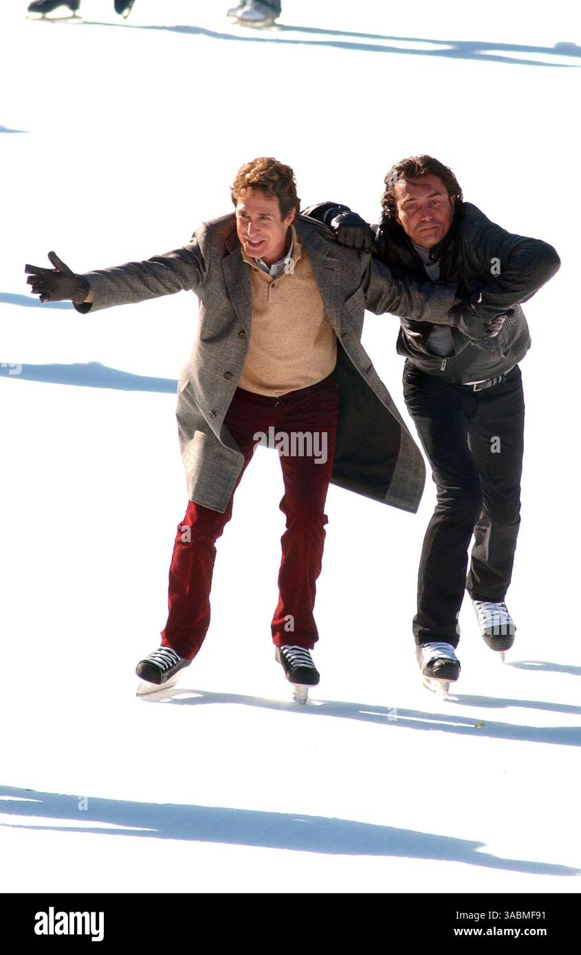 2 novembre 2007, New York John Shea et William Abadie étaient sur le plateau de l'émission télévisée ''Gossip Girl'' qui tournait à la patinoire Wollman à Central Park (crédit image : Banque D'Images