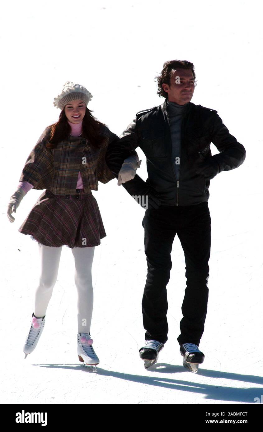 2 novembre 2007, New York City Leighton Meester et William Abadie étaient sur le plateau de l'émission télévisée ''Gossip Girl'' qui tournait à la patinoire Wollman à Central Park (crédit image : Banque D'Images