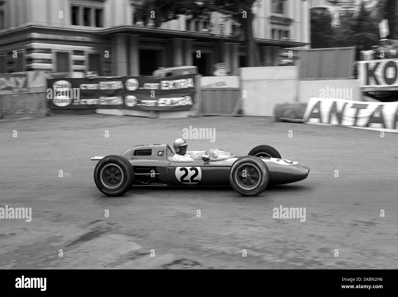 Jack Brabham (AUS) Lotus 24 a pris sa retraite à trois quarts de distance quand il est parti à Casino Square et a endommagé sa suspension avant...Grand Prix de Monaco, Monte Carlo, 3 juin 1962. (Crédit image : ©Sutton Motorsports/ZUMA Press) Banque D'Images