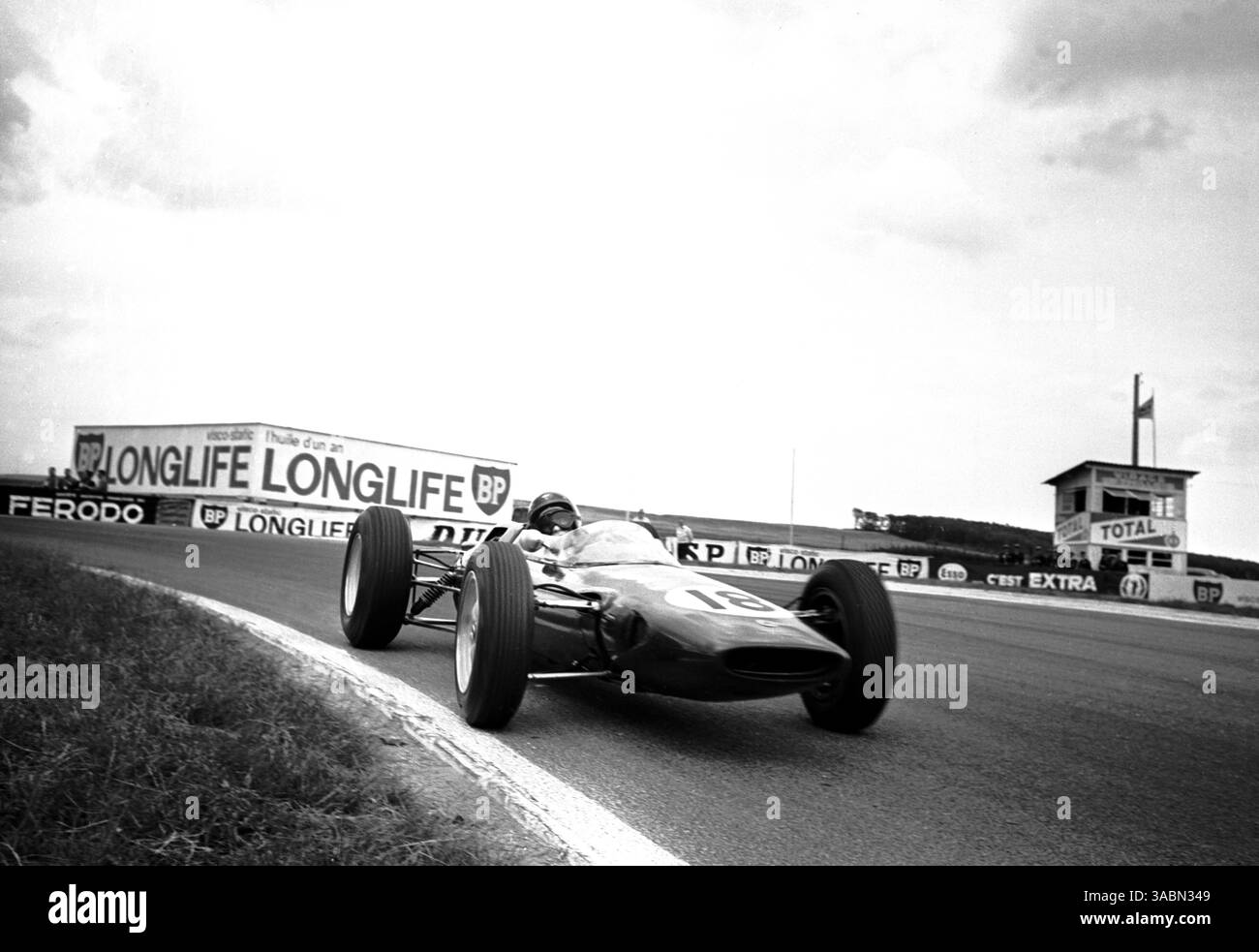Jim Clark (GBR) Lotus 25 remporte la course de plus d'une minute... Grand Prix de France, Reims, 30 juin 1963. (Crédit image : ©Sutton Motorsports/ZUMA Press) Banque D'Images