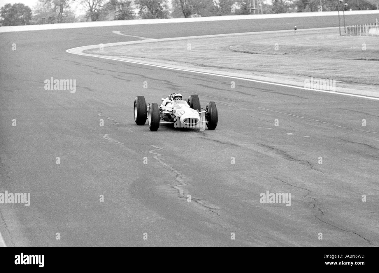 Jim Clark (GBR) Lotus Ford, en route vers la 2ème place...Indianapolis 500, Indianapolis, USA. ..30 mai 1963. (Crédit image : ©Sutton Motorsports/ZUMA Press) Banque D'Images
